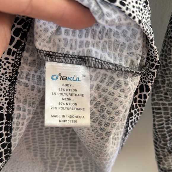 IBKUL Animal Print Quarter Zip SPF 50+ Shirt size Medium Golf Pickle… - Picture 5 of 5